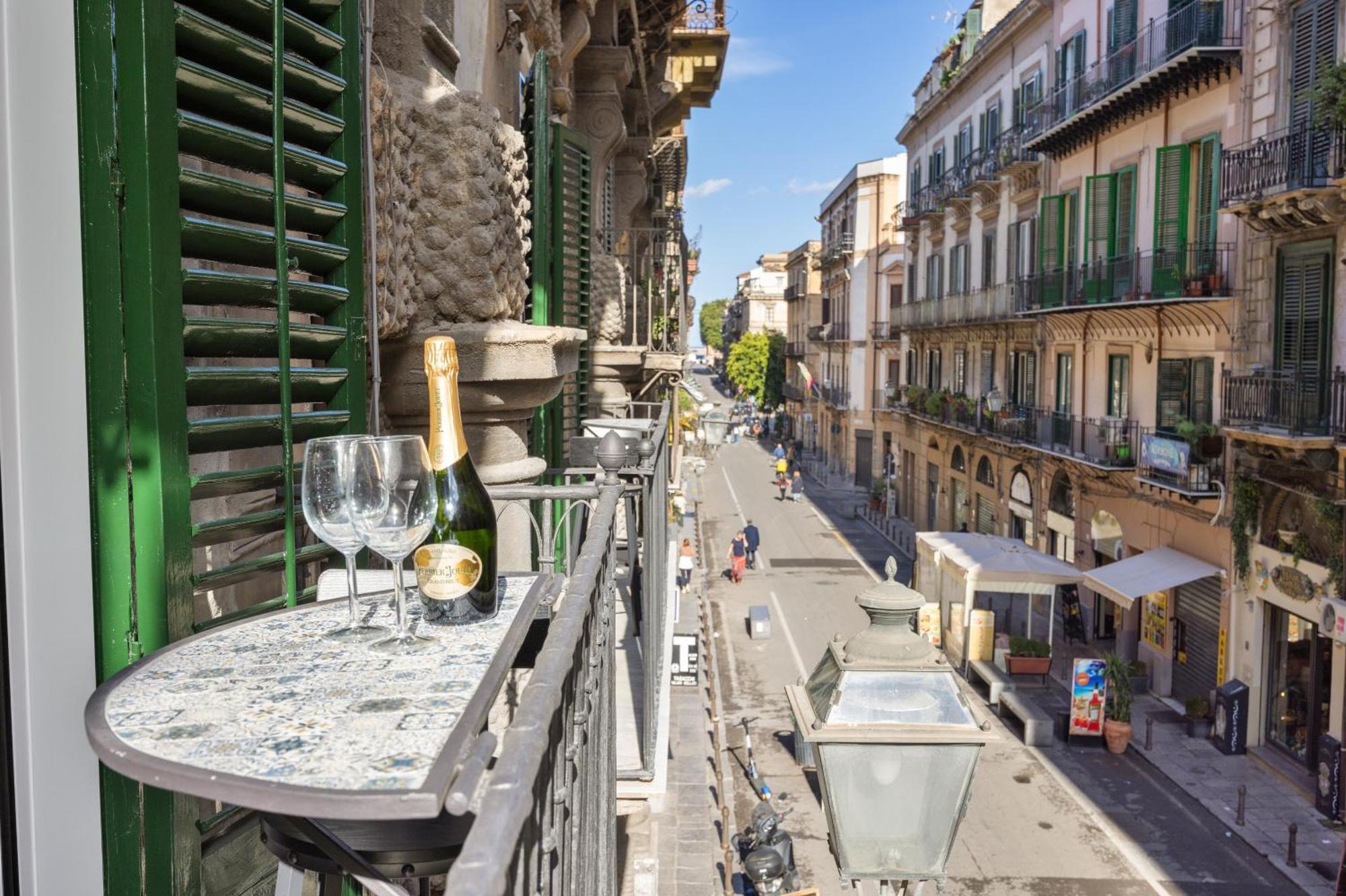 Roccella Apartments Palermo Bagian luar foto